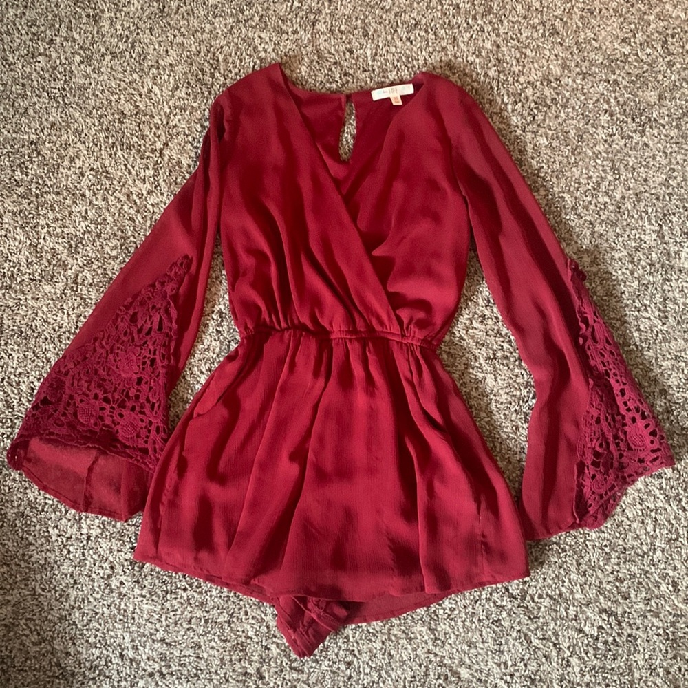 Lightly loved Burgundy romper!